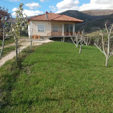 Holiday home Ymeri Munushtir